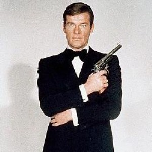 Roger Moore 007